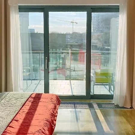 Capital Towers - Pop - Art Z Widokiem Na Rzeke I Park Apartmán