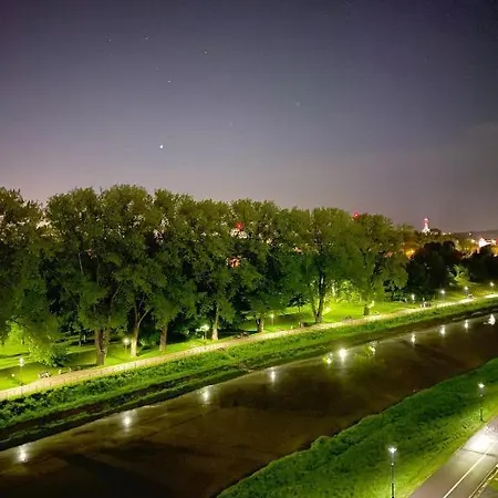 Capital Towers - Pop - Art Z Widokiem Na Rzeke I Park